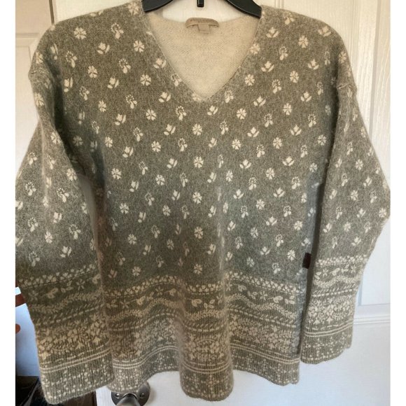 Burberry Sweaters - 100% Alpaca Wool Burberry Brit Gray White Floral Geometric Pullover Sweater M